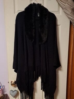 Mixit Black Faux Fur Trim Fringe Knit Poncho (One Size)